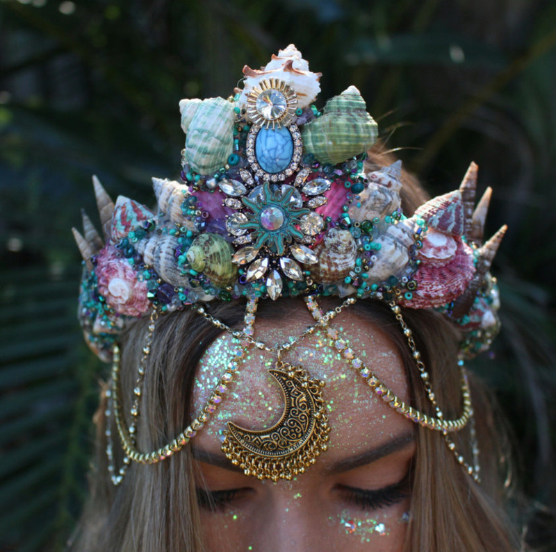 Illustration for article titled These Elaborate Seashell Crowns Are Perfect for a Mermaid Queen